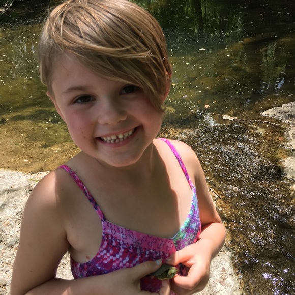 Meet your Posher, Caitlin - Picture 6 of 8